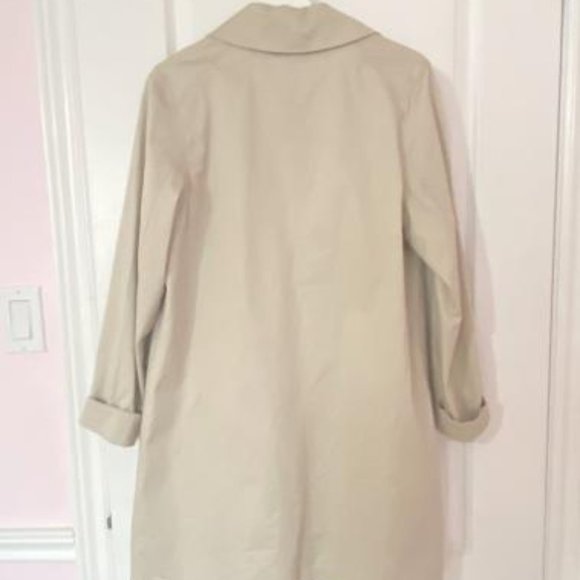 Long beige trench coat - Picture 2 of 3